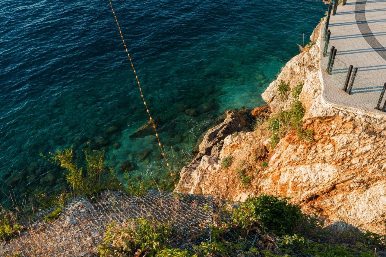 Villa Amos At Aquamarine Residence Vlore Exterior photo